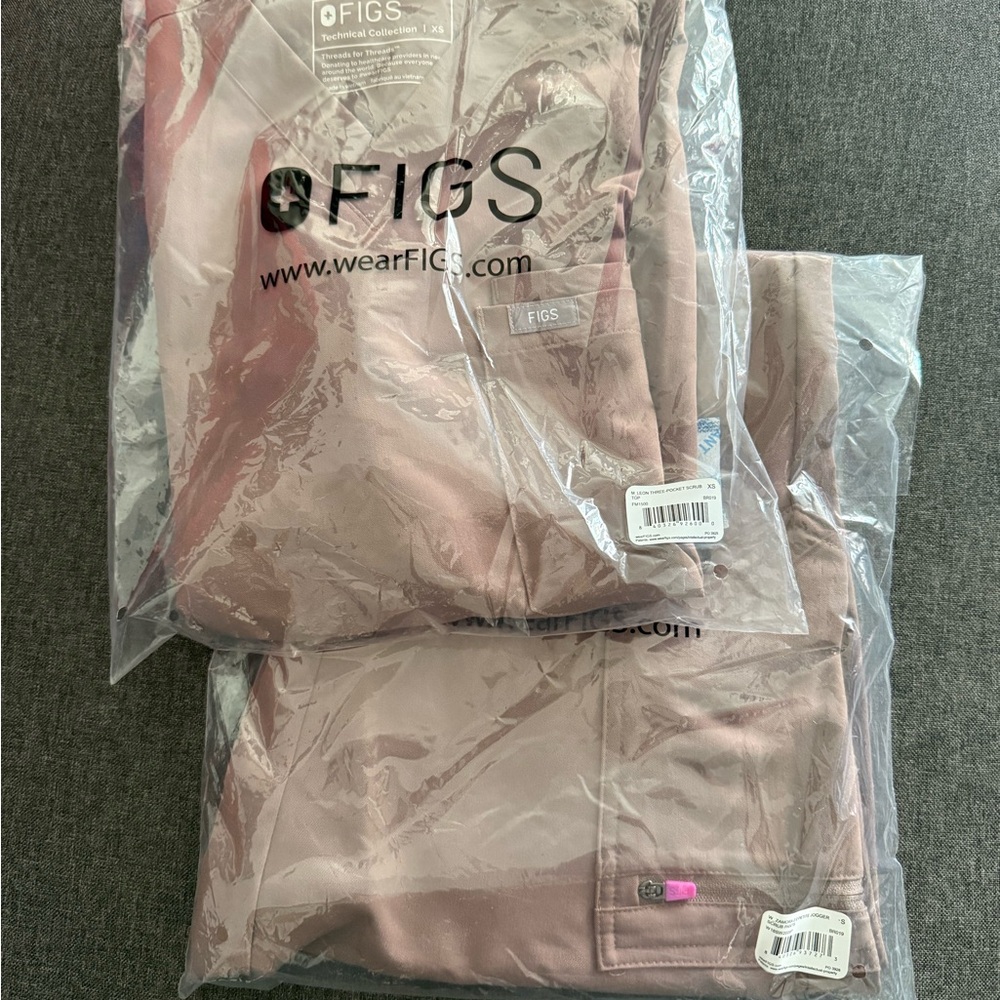 Figs Smokey Taupe Scrub Set